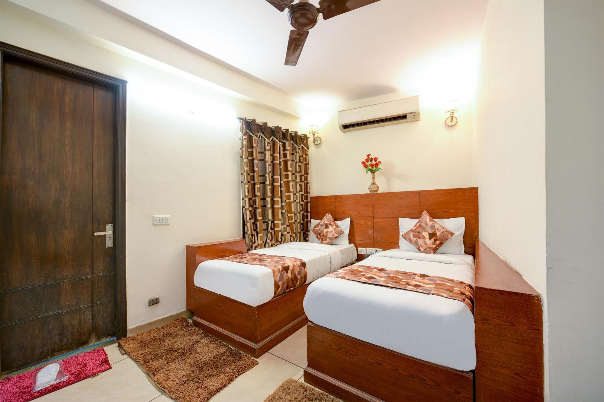 Hotel Le Grand - Walk-In From Rk Ashram Metro Station Nuova Delhi Esterno foto