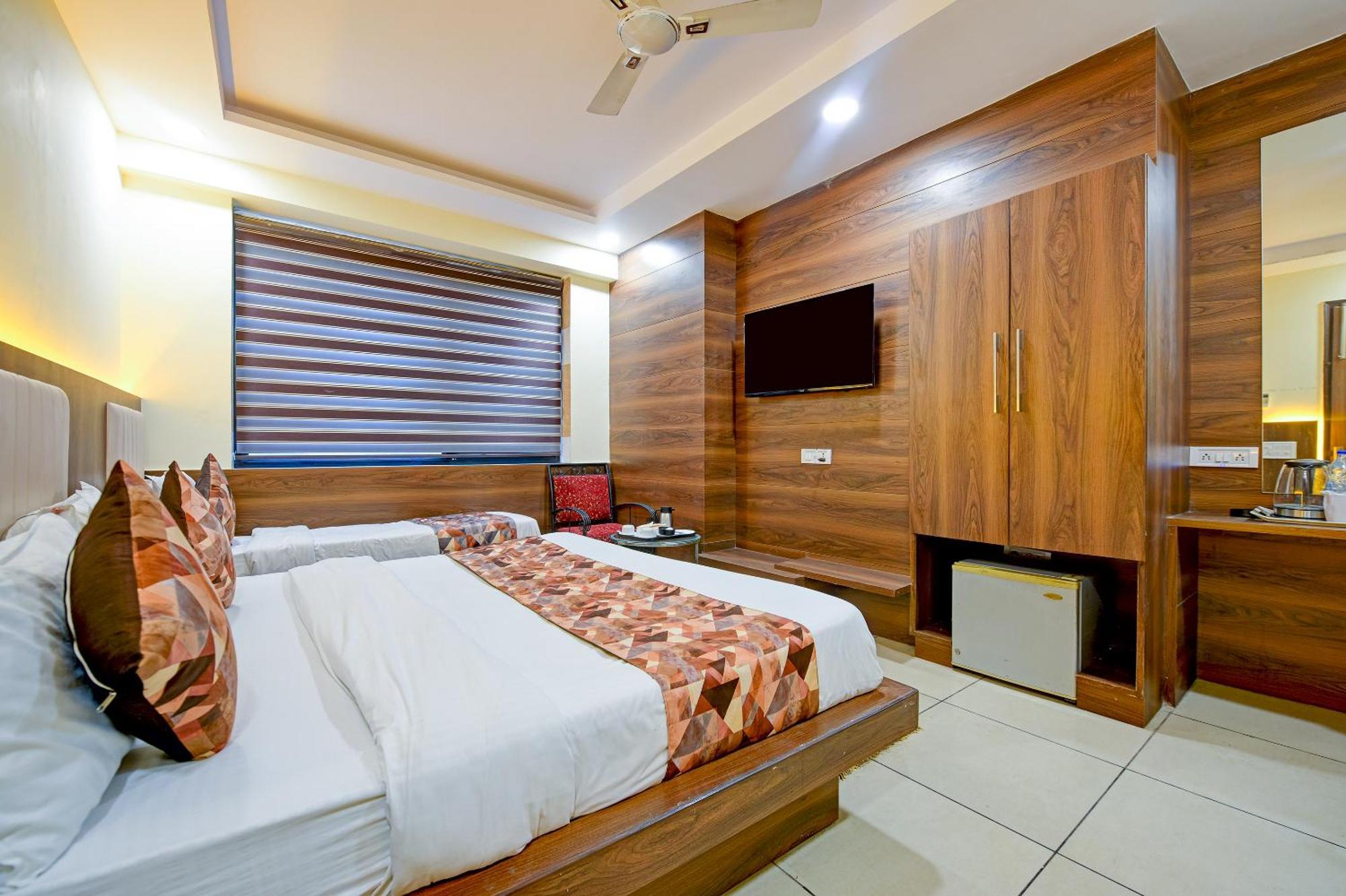 Hotel Le Grand - Walk-In From Rk Ashram Metro Station Nuova Delhi Esterno foto