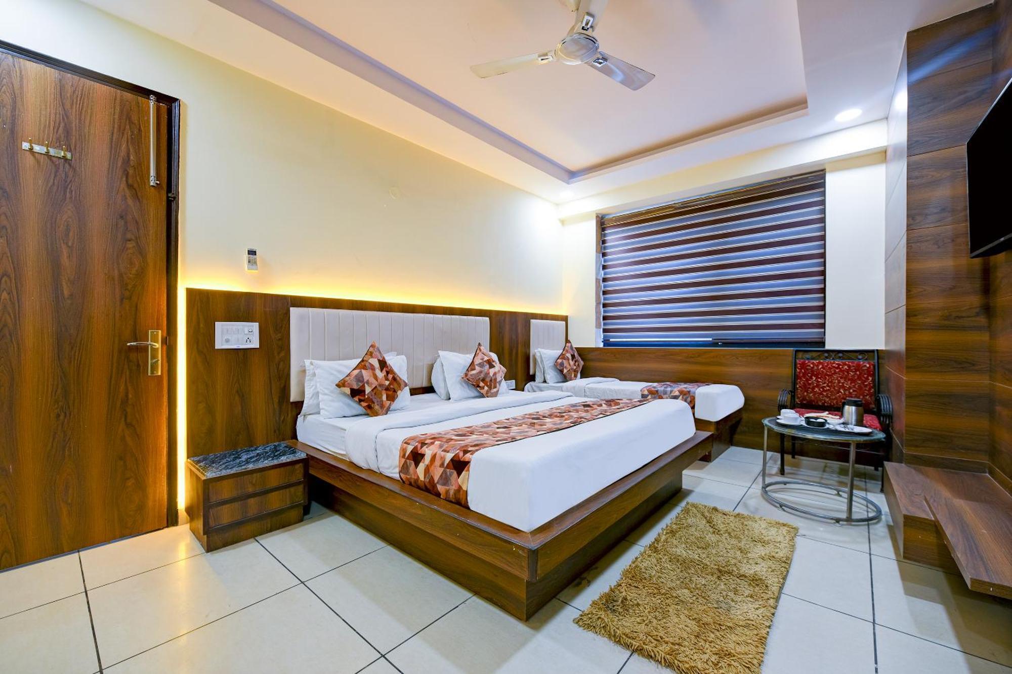 Hotel Le Grand - Walk-In From Rk Ashram Metro Station Nuova Delhi Esterno foto