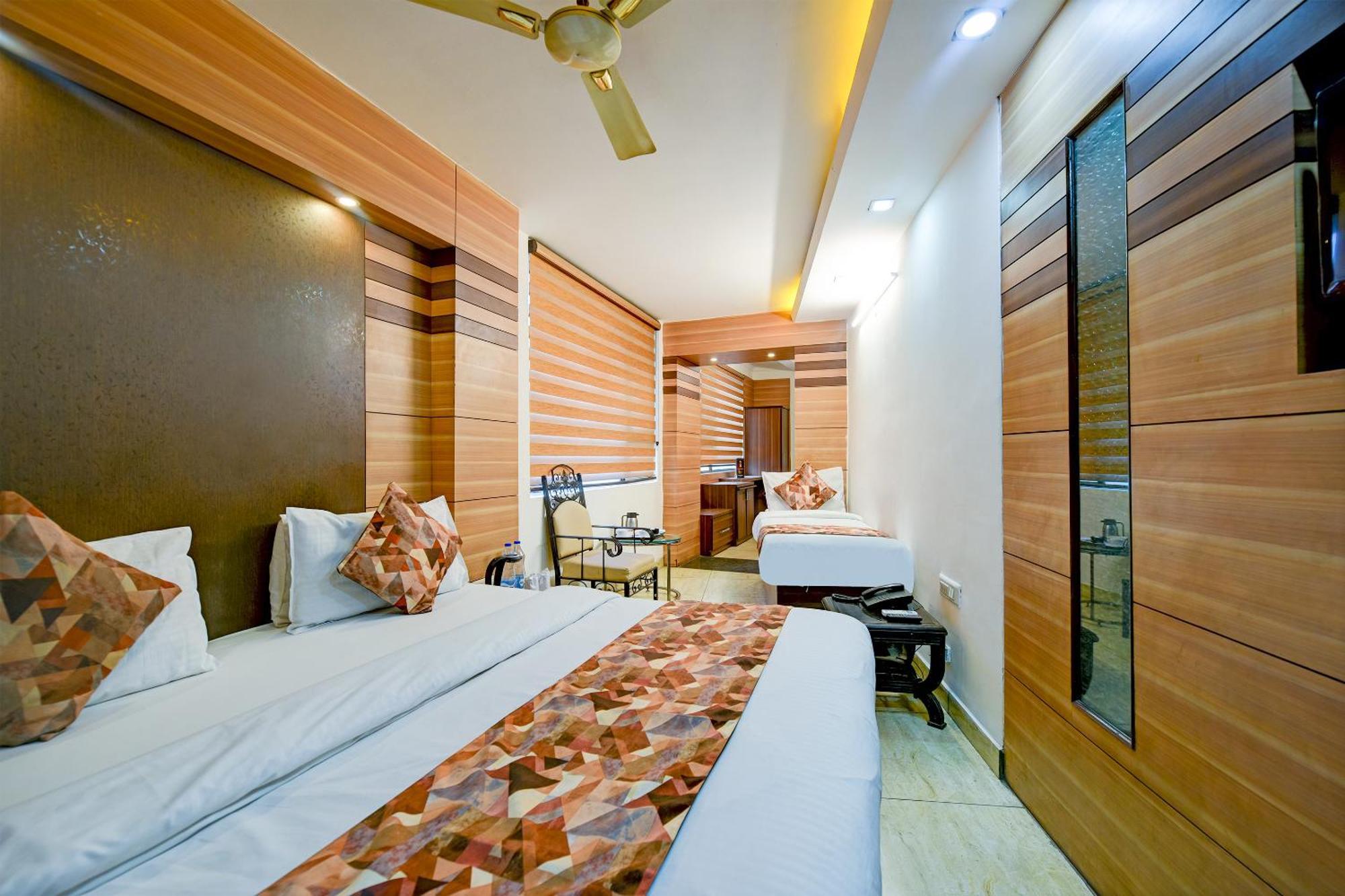 Hotel Le Grand - Walk-In From Rk Ashram Metro Station Nuova Delhi Esterno foto